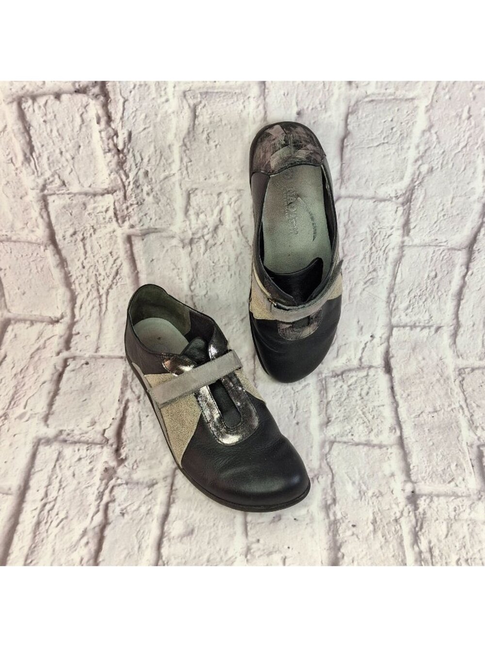 Naot Womens Shoes Sz 39  Black/Gray Leather Hook Loop Slip On Comfort Shoes